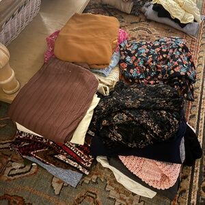 Miscellaneous bags of clothing